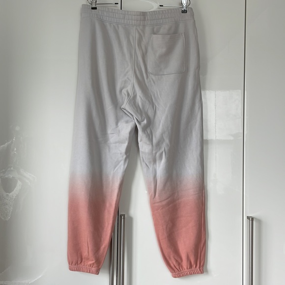 Old Navy Garment-Dye Sweatpants in Gray/Light Pink Size-Medium NWOT - Picture 3 of 15